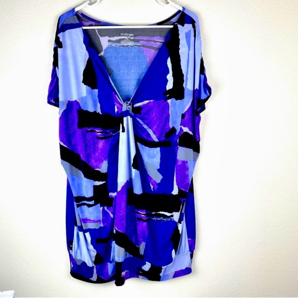 NWOT plus size Lane Bryant 26/28 V-Neck Abstract Multi Color Print Tunic